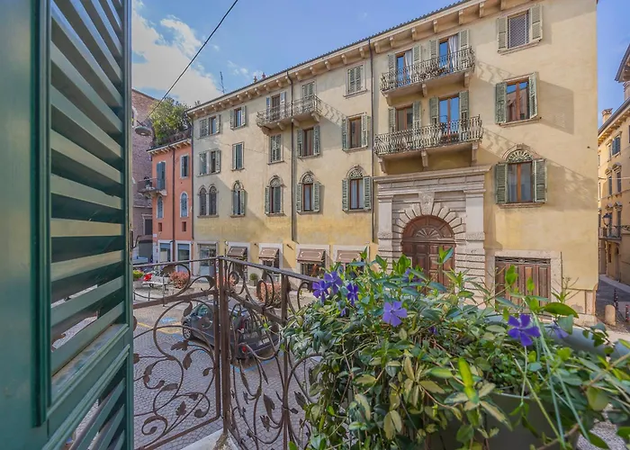 Domus Largo Pescheria *